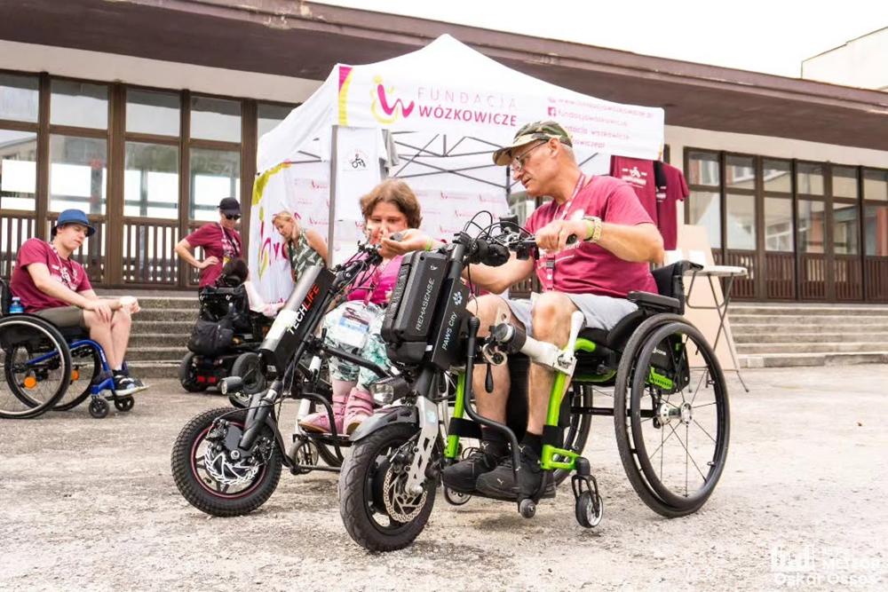 zlot ognistych rydwanów wózek inwalidzki przystawka niepełnopsrawni wózkowicze - Fundacja Wózkowicze