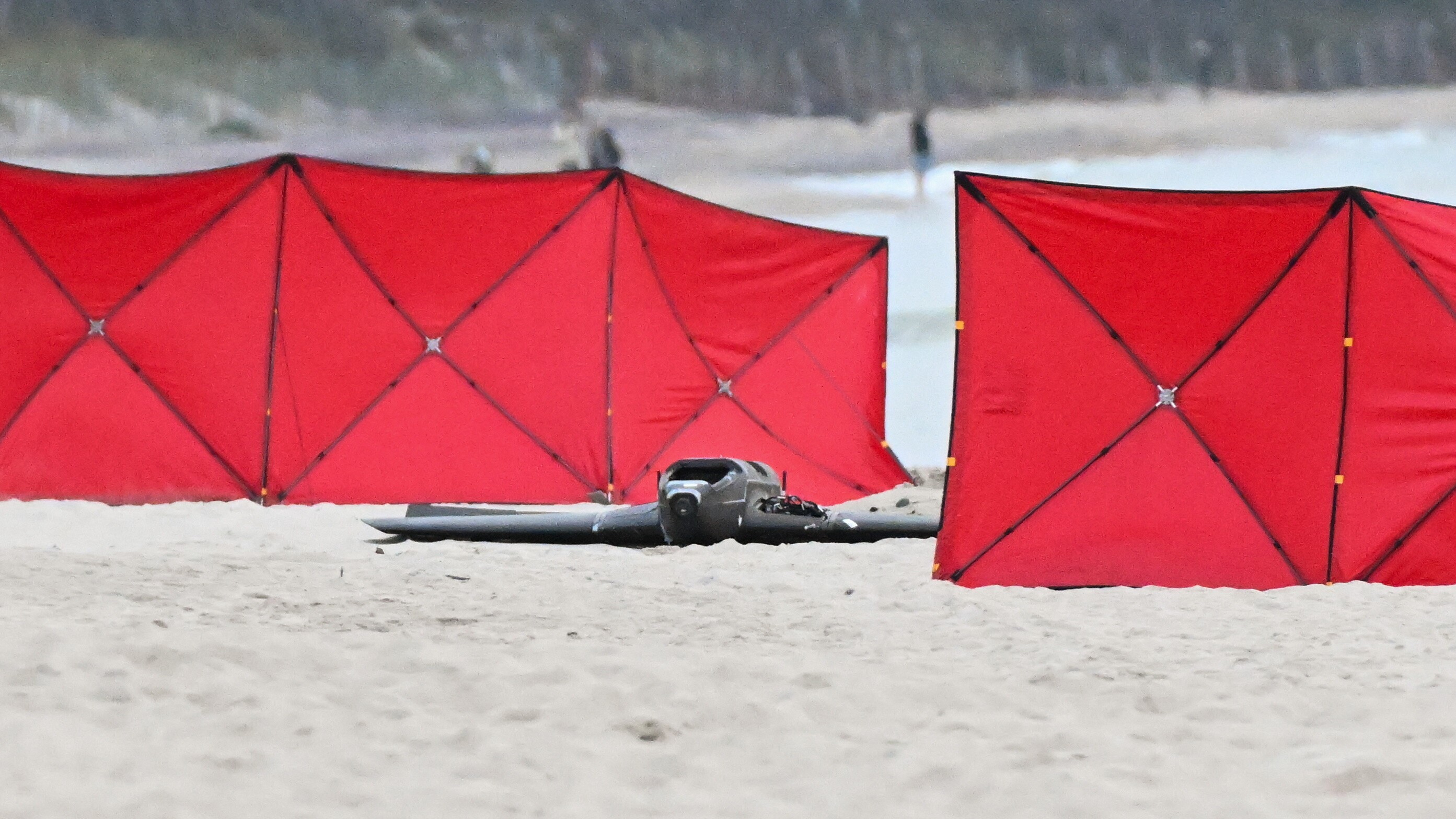 Rosyjski dron na plaży. Poznańscy śledczy ustalają, skąd przyleciał i jaki był jego cel