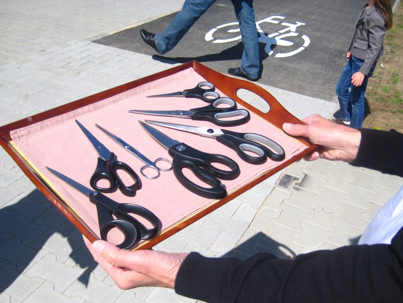 Ścieżka rowerowa - otwarcie, wstęga - Jacek Butlewski