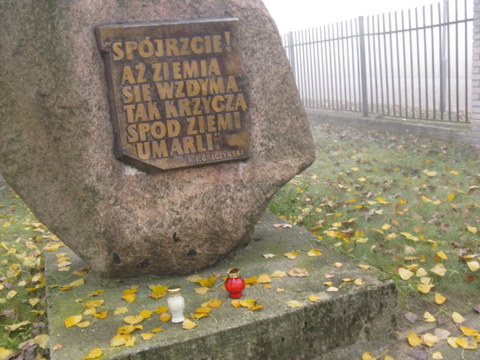 Znicz pamięci 2012 - obóz karno-śledczy w Luboniu/Żabikowie. Fot. Karolina Tomaszewska 