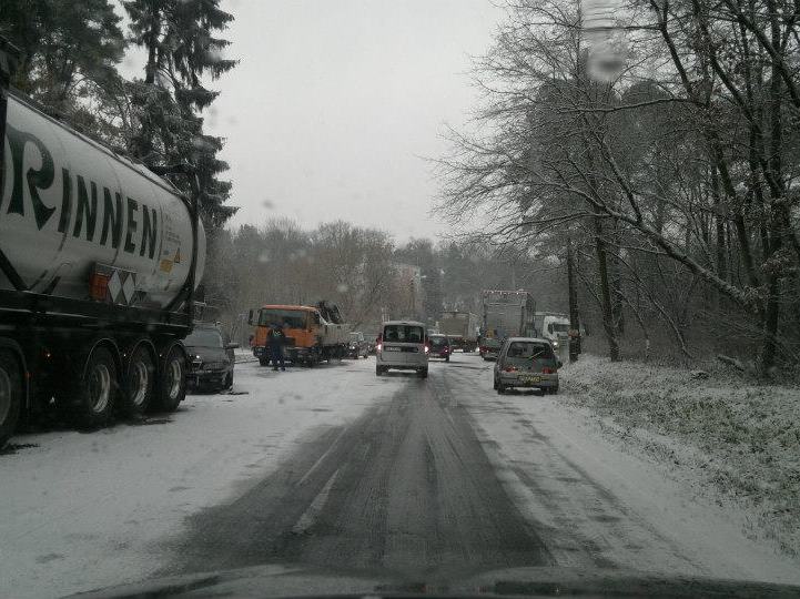 biało na drogach - Ana Mar