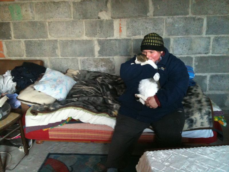 Powodzianka z Goliny, z kotem - Beata Pieczyńska