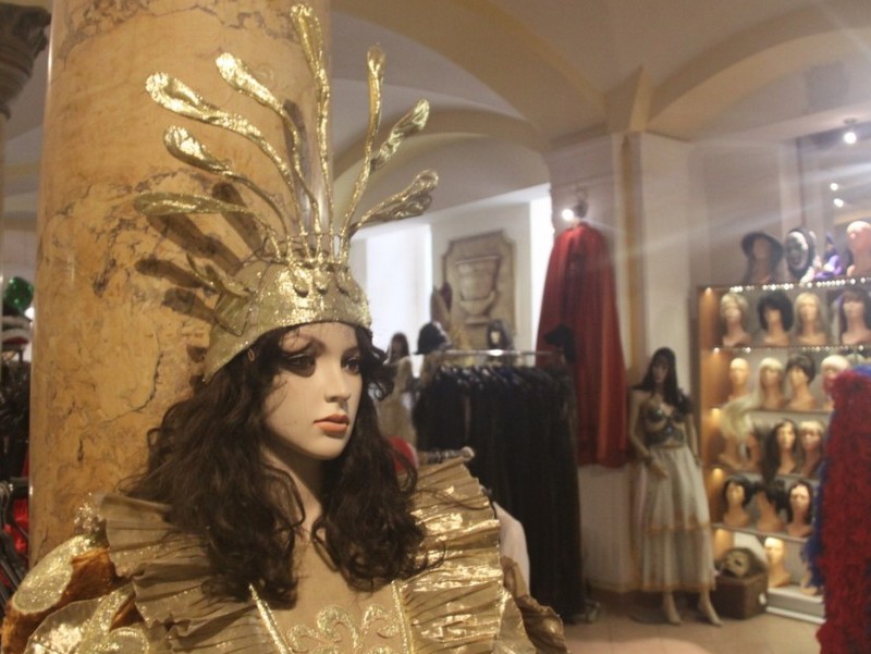 Wypożyczalnia strojów - balowych, karnawałowych - Grzegorz Maciejewski