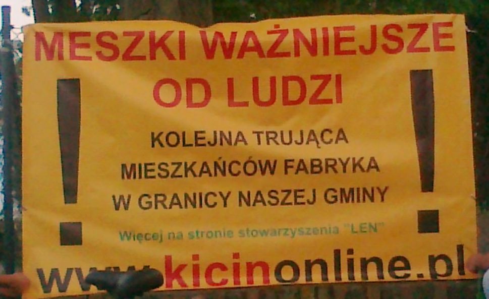 Bros - banner w sądzie - Archiwum