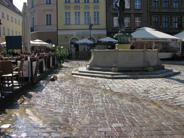 Woda na Starym Rynku - Szymon Mazur