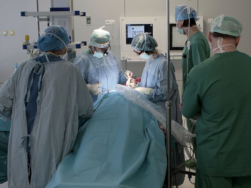 Operacja chirurgiczna, sala operacyjna - Szpital Wojewódzki w Poznaniu