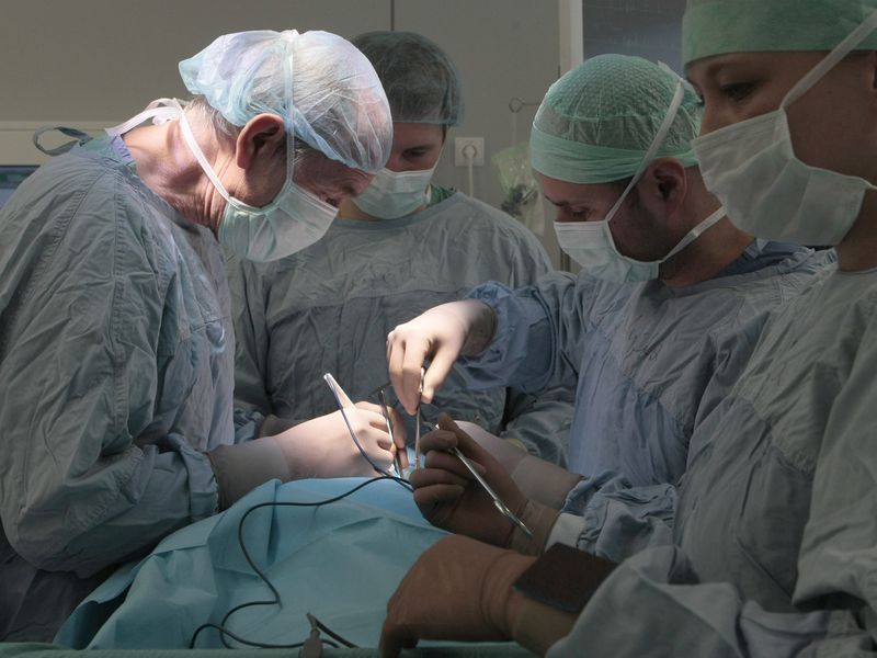 Operacja chirurgiczna, sala operacyjna - Szpital Wojewódzki w Poznaniu