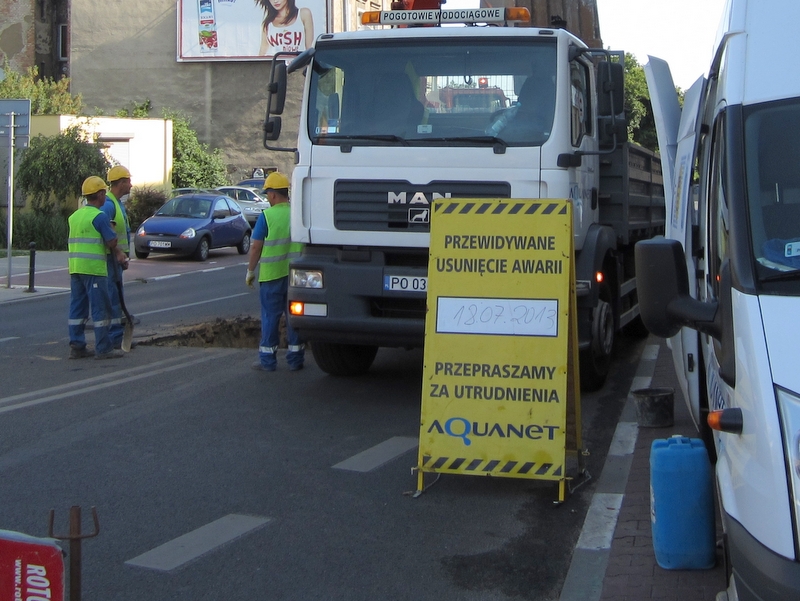 Pękła rura, awaria wodociągowa - Adam Michalkiewicz