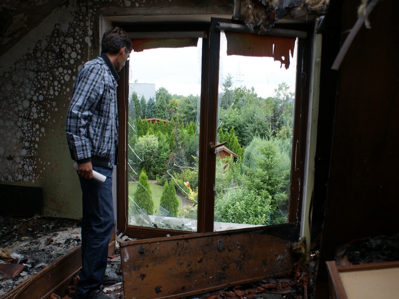 spalony dom od pioruna - Beata Pieczyńska