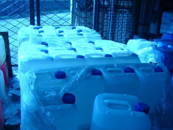 kanistry_z_narkotykami - Policja/Poznań