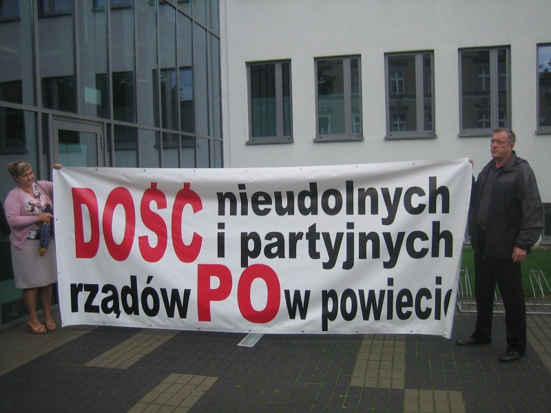 Protest ws. rady powiatu gnieźnieńskiego - Rafał Muniak