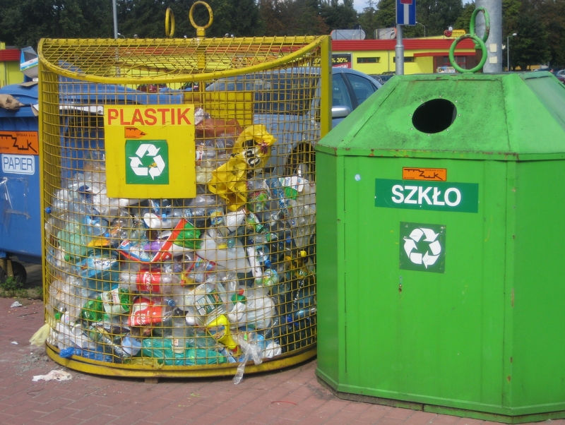 Śmieci, odpady, segregacja, kubły, kontenery - Wiesława Pinkowska