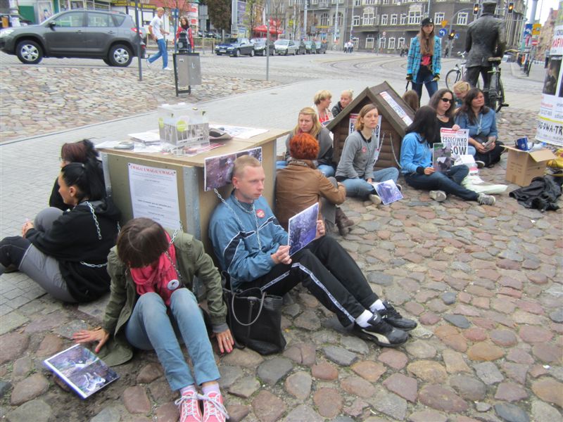 ludzie na łańcuchach - Adam Michalkiewicz