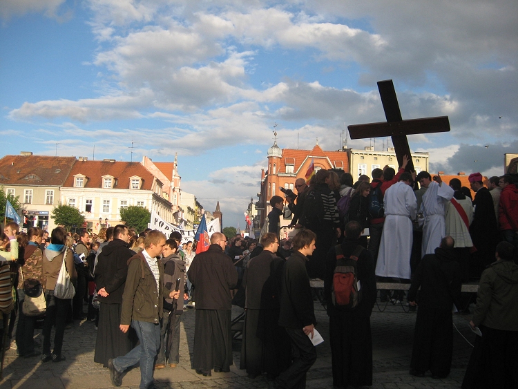 Gniezno w 30 rocznicę pielgrzymki papieża - Archiwum Radia Merkury