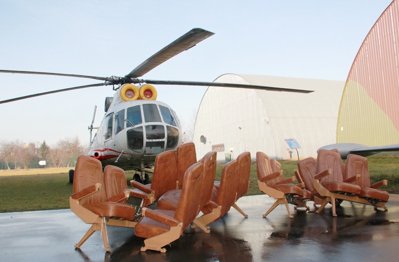 smiglowiec_papieski_remont - Muzeum Lotnictwa Polskiego