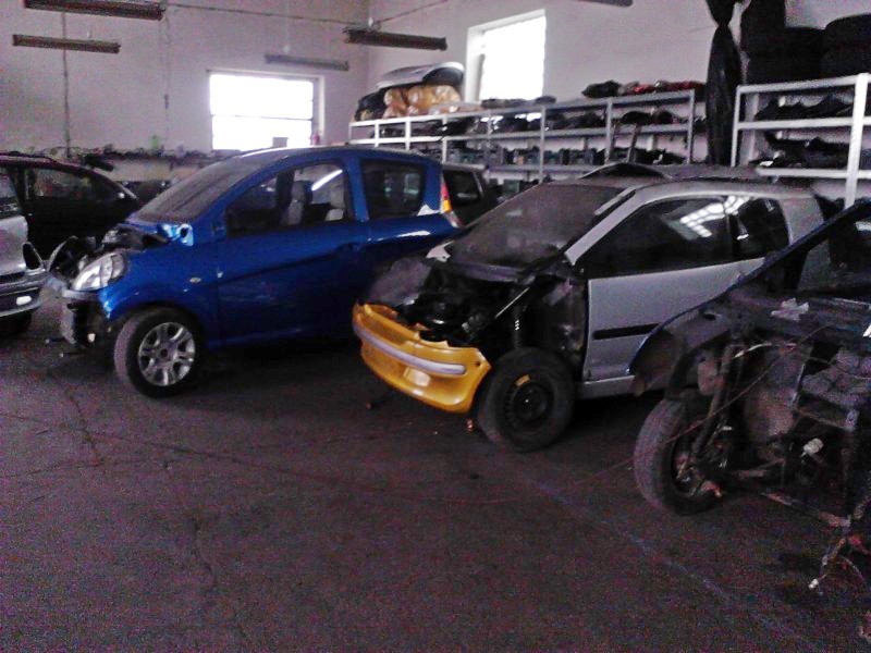 samochody w warsztacie przekret - KWP w Poznaniu