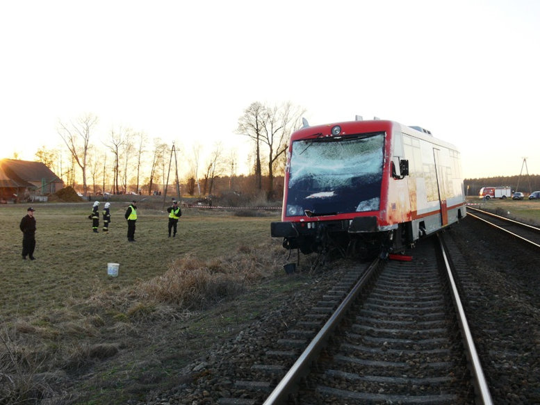wypadek na przejezdzie szynobus Krotoszyn (2) - Policja/Krotoszyn