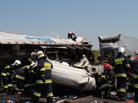 karambol na A2 Lądek ciężarówki (1) - PSP Słupca