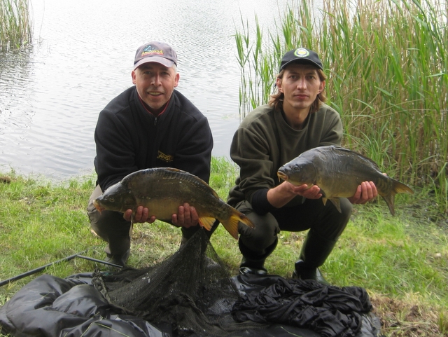 karpie - wędkarze - wędkarze z karpiami - Rafał Muniak