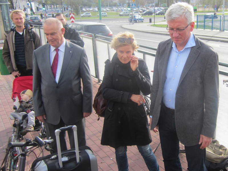 kandydaci przy przejsciu1 - Adam Michalkiewicz