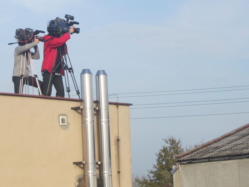 operatorzy kamer TVP, TVN na dachu - Anna Skoczek