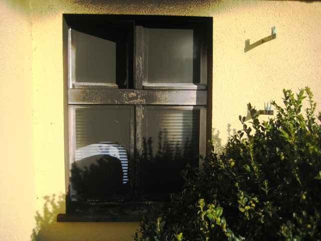 okno próba podpalenia Czarnotki - Rafał Regulski