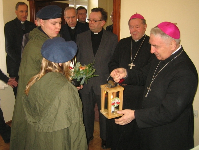 Światło betlejemskie u prymasa  - Rafał Muniak