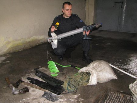 podwodna łódź kłusowników - KWP