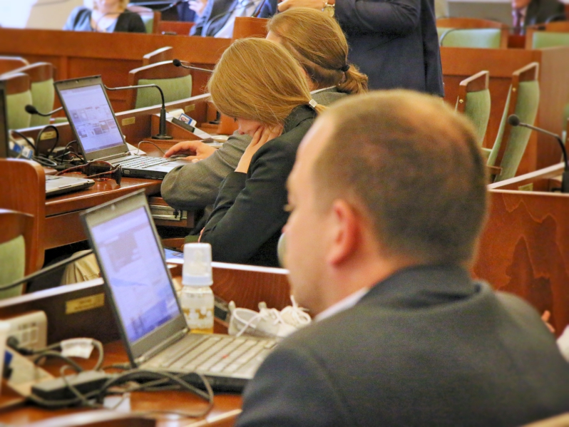 radni obradują na sesji - Marcin Wesołowski