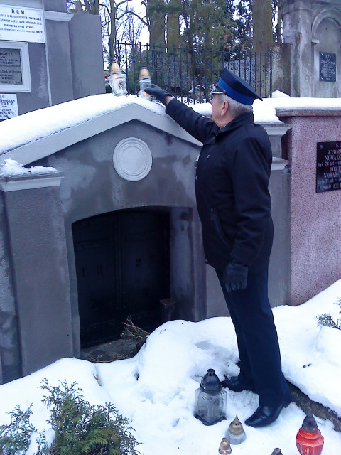 znicze na grobie Zofii Urbanowskiej - Iwona Krzyżak