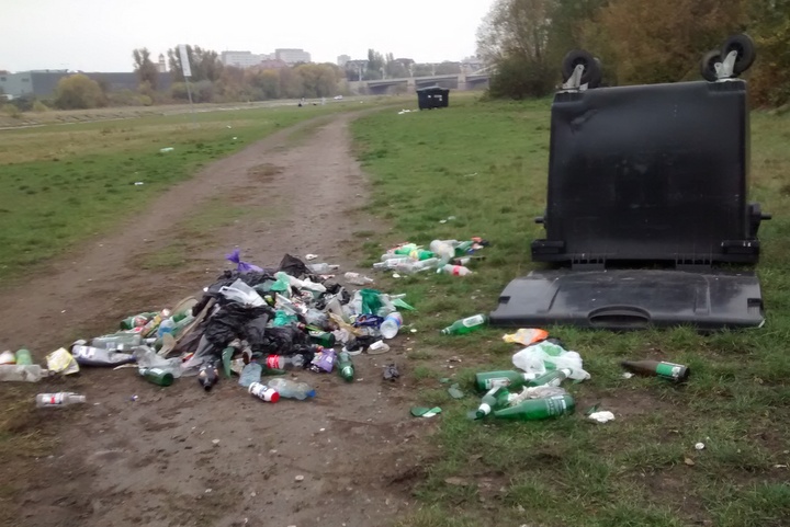 bałagan nad wartą śmieci - Wojciech Chmielewski