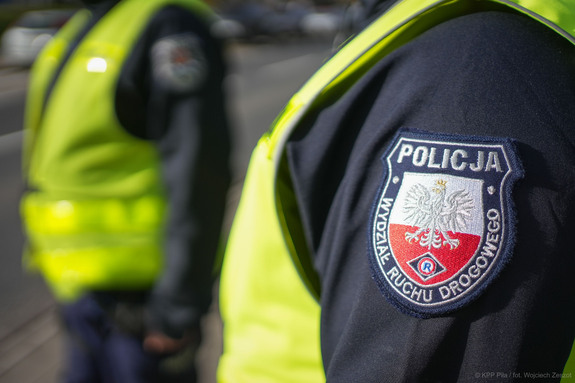 Kierowca złamał zakaz prowadzenia, pójdzie do więzienia. Błyskawiczny wyrok