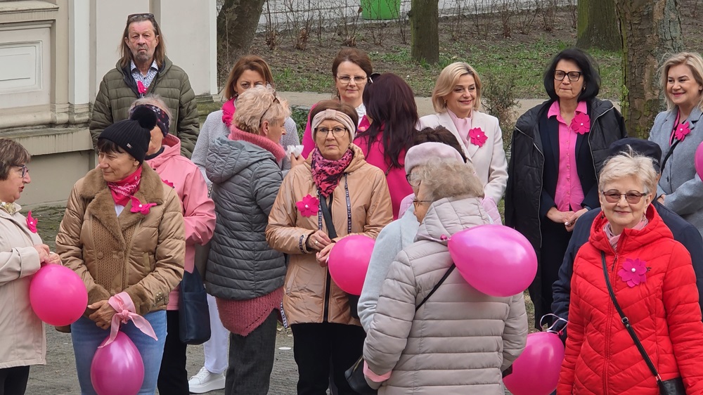 Ulicami przeszedł marsz różowości. To kolor walki z rakiem