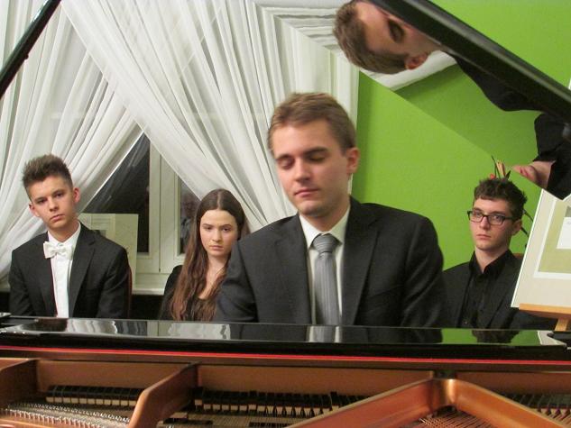 Młodzi pianiści w Koninie