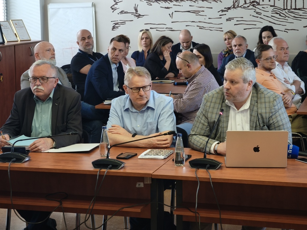 Od lipca 45 zł za śmieci. Radni w Lesznie spierali się o podwyżkę