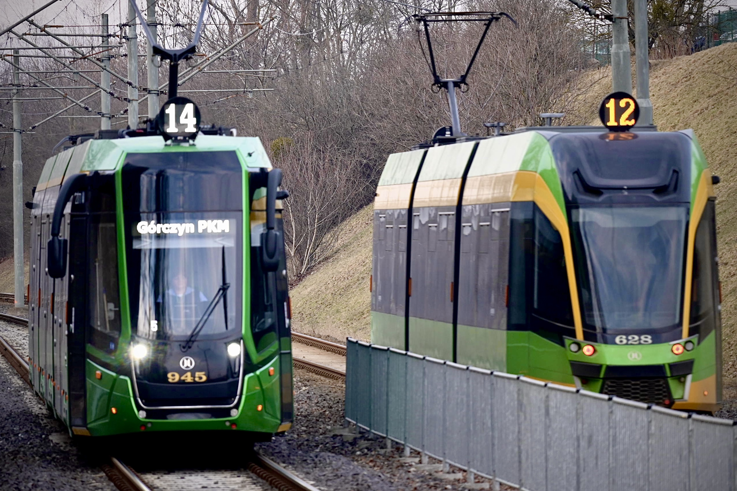 Autobusy i tramwaje jak w weekend, ale parkowanie jak w dzień powszedni
