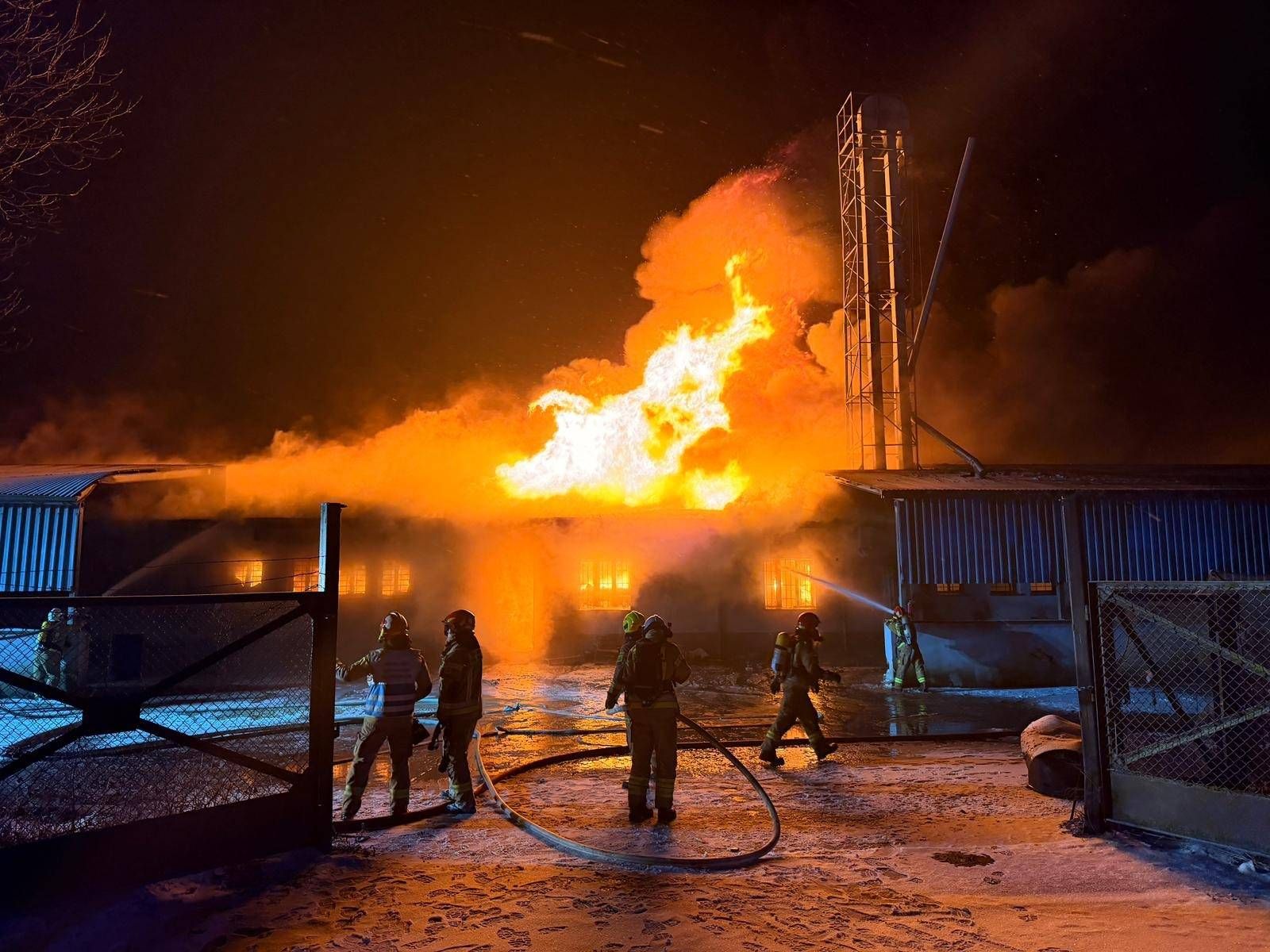 Potężny pożar w powiecie słupeckim