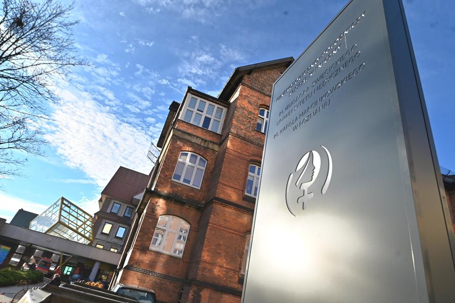 Zwłoki na terenie szpitala w Poznaniu. Co stało się przy Polnej?