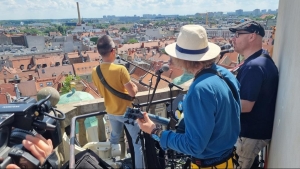 Zagrali hejnał Poznania na ukulele z ratuszowej wieży