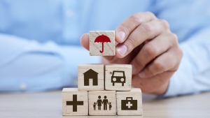 Jak wejść do branży ubezpieczeń? Przewodnik krok po kroku dla początkujących