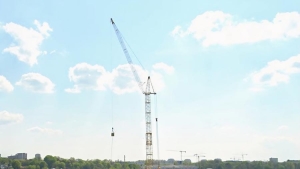 Mężczyzna na dźwigu w Poznaniu nad Maltą [AKTUALIZACJA]