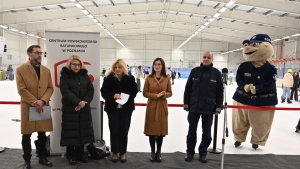 Policjanci na drogach, dworcach i w galeriach handlowych. Ferie wielkopolskich uczniów