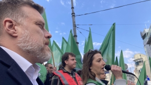 Adrian Zandberg na proteście w Poznaniu. Kandydat na prezydenta o Osiedlu Maltańskim