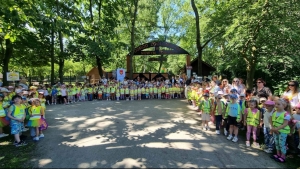 Dzieci uroczyście otworzyły nową bramę do nowotomyskiego zoo