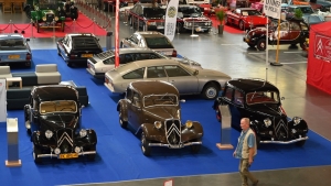 To święto dla fanów motoryzacji. Dziś rusza Retro Motor Show! [GALERIA]