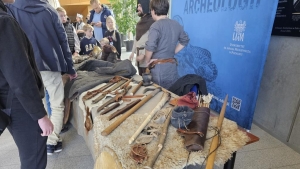 Badacze zdjęli białe fartuchy, wyszli z laboratoriów i tłumaczą świat 