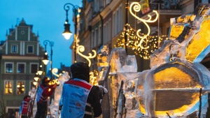 Stary Rynek zmienia się w galerię sztuki! Poznań Ice Festival przyciąga tłumy