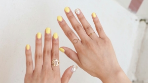 Żele do paznokci i 7 innych produktów, których potrzebujesz do żelowego manicure