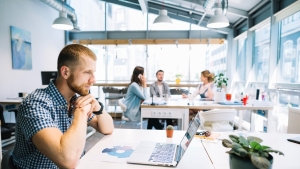 Poznań jako miasto pracy – dlaczego przyciąga pracowników z całej Wielkopolski