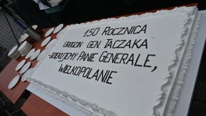 Tort na cześć dowódcy. W Poznaniu obchody wybuchu powstania także ze słodkim akcentem